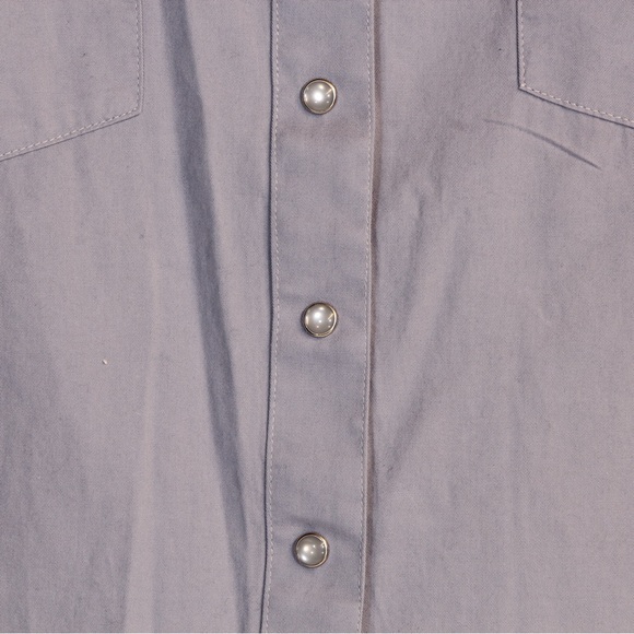 Back in the Saddle Blue Pearl Snapdown Western Embroidered Denim Top NWOT - Picture 2 of 7